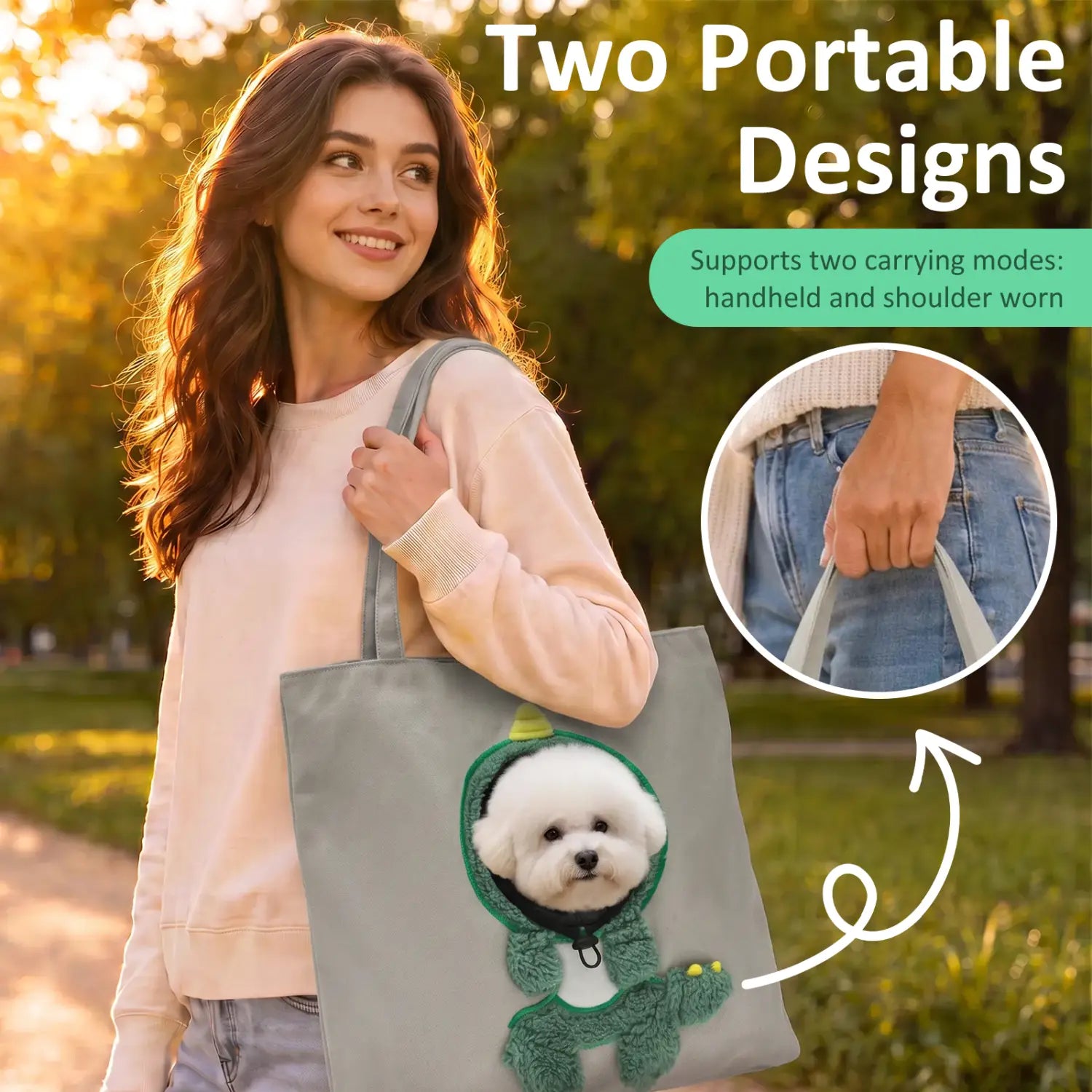 Sac de transport en tissu gris pour petits chiens, présentant une capuche dinosaure vert en peluche et un logement de boucle de sécurité qui abrite un chien blanc.