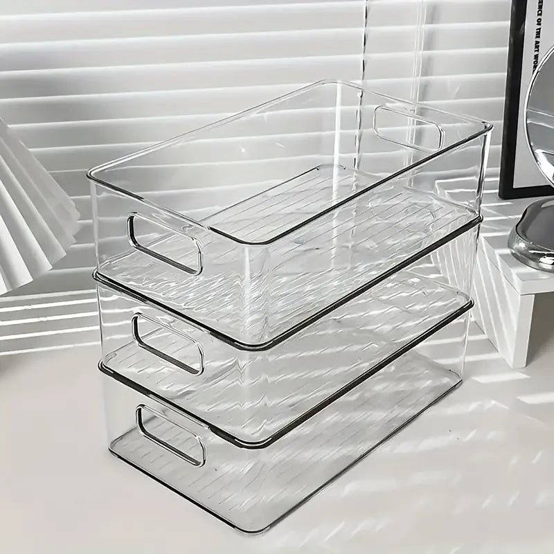 Organisateur de rangement en plastique empilable transparent en plastique transparent, avec bordure noire et poignées intégrées ; produit réel fabriqué dans la partie continentale de la Chine.