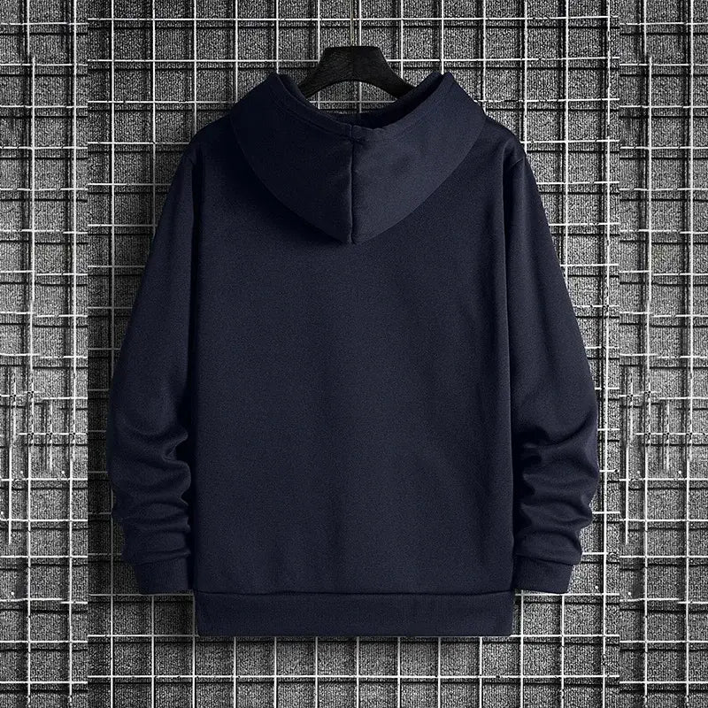 Herren-Winter-Casual-Kapuzenpullover in Dunkelnavyblau mit schlichter, einfarbiger Gestaltung sowie gerippten Bündchen und Saum.