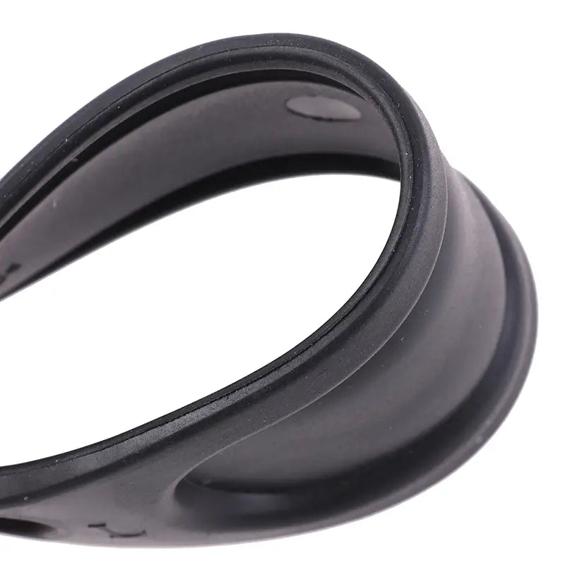 Paires de sangles de pédale de vélo d’exercice en caoutchouc noir avec des bords courbés lisses et une surface légèrement texturée