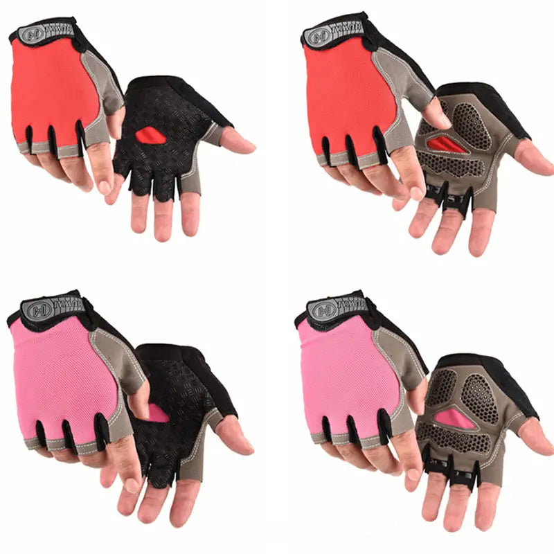 Guantes de ciclismo de media yema transpirables en color rojo y rosa con palmas de malla negra, detalles en gris y un logotipo distintivo en la muñeca, mostrados por el lado trasero.