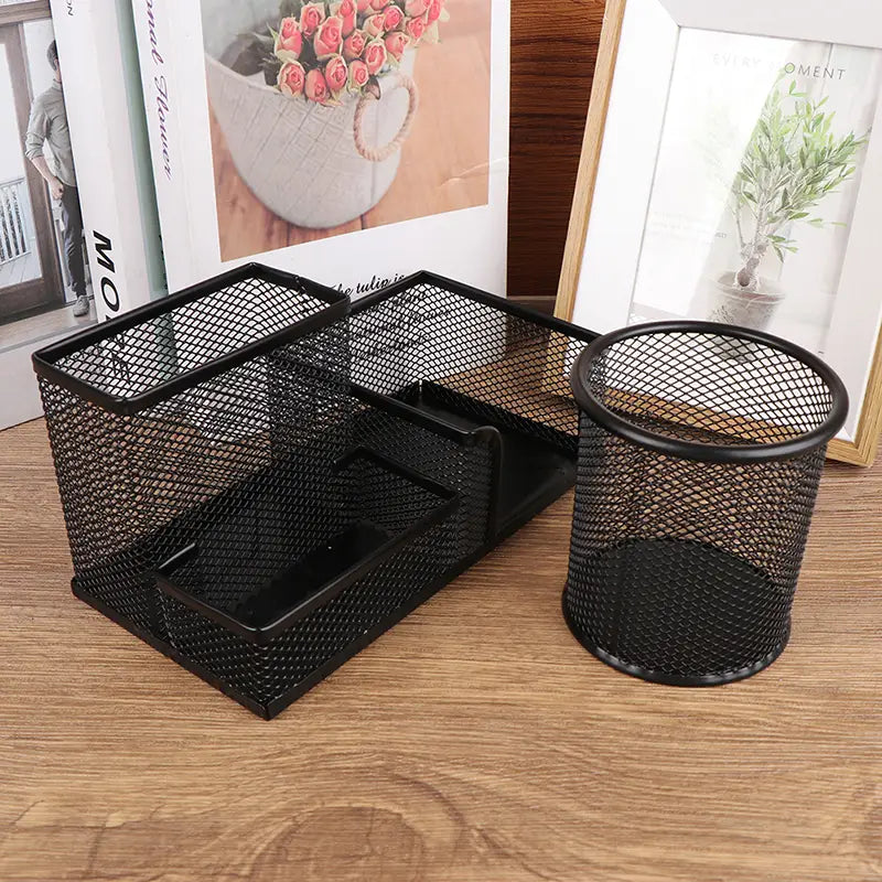 Schwarzer Metall-Mesh-Schreibtischorganizer mit rechteckiger Ablage und zylindrischem Stiftehalter zur Stifte- und Aktenaufbewahrung