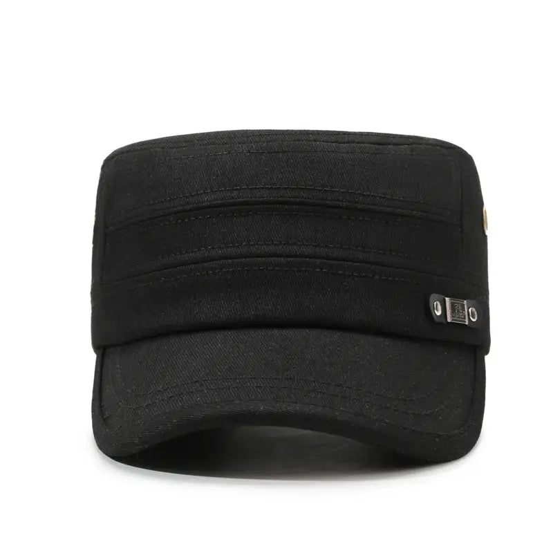 Sombrero de hombre negro de algodón con protección UV, gorra plana de ala plana con diseño superior plano estructurado y detalles de costura sutiles.