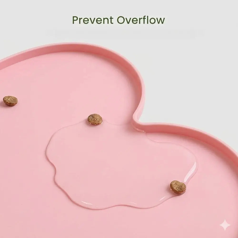 Cuenco de alimento para mascotas de silicona color rosa con diseño en forma de corazón, presentado en la alfombra de alimentación para mascotas de silicona con forma de nube para perros y gatos pequeños y medianos