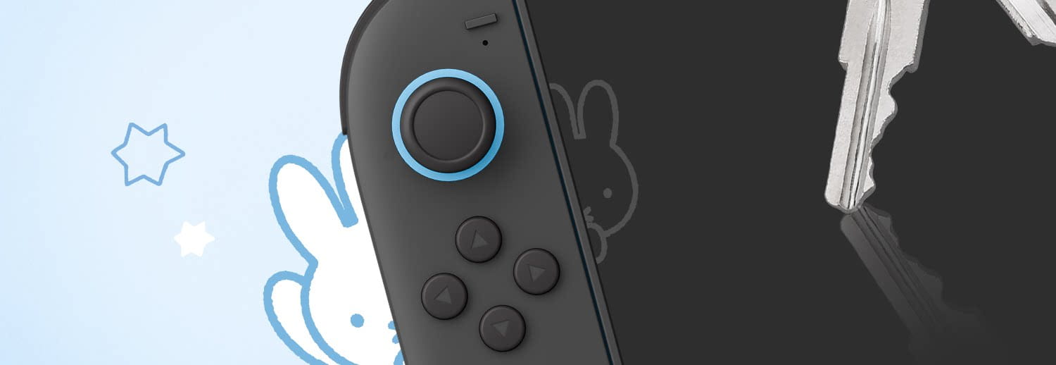 Controlador Joy-Con de Nintendo Switch negro con un acento circular azul alrededor de la palanca analógica y distribución minimalista de botones, con protector de pantalla de vidrio templado para Miffy Switch.