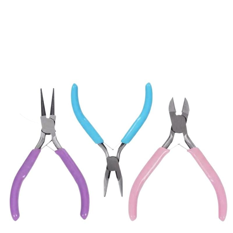 Ensemble d’outils de pinces à bijoux comprenant trois pinces de fabrication et de réparation colorées avec des poignées violettes, bleues et roses.
