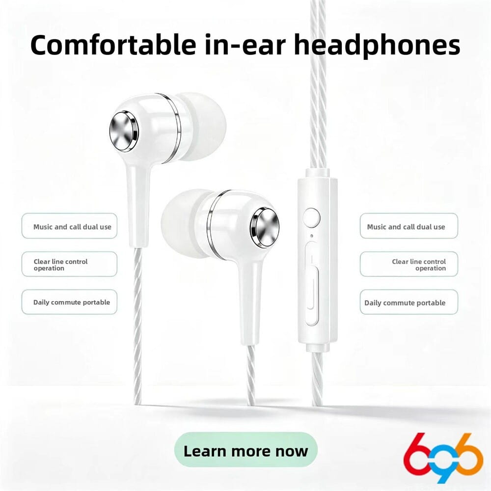 écouteurs filaires intra-auriculaires pour téléphone mobile blancs avec accents métalliques argentés, câble tressé et microphone intégré pour une utilisation mains libres.