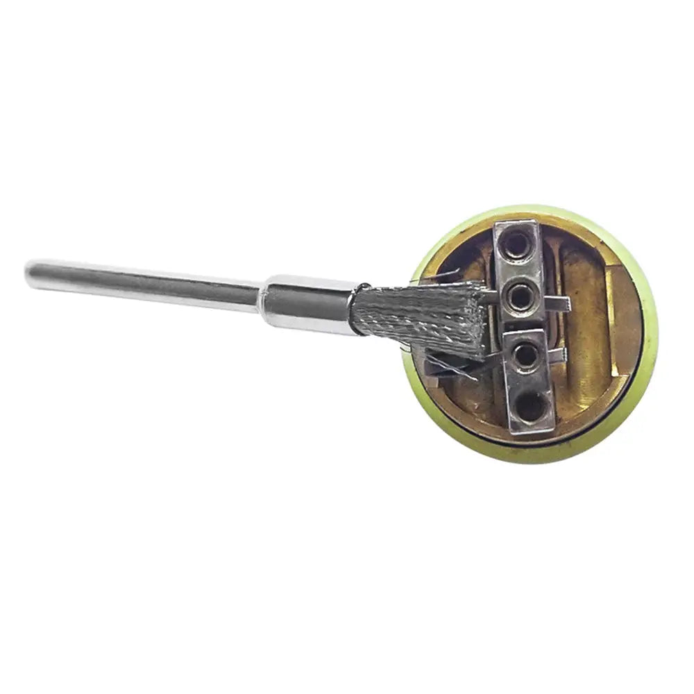 Bobina de vape metálica color plateado con base circular de latón y tres terminales, incluida en el kit de destornillador en forma de T y herramienta rotativa con cepillo de alambre