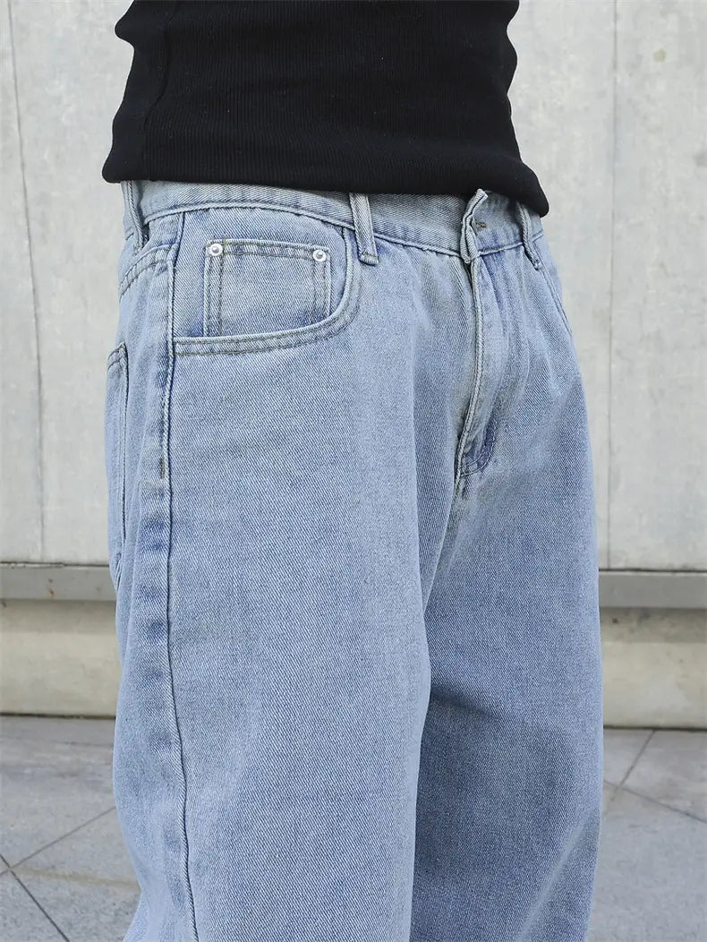 Jeans en denim Y2K hommes ample à jambe large en denim clair, avec une coupe décontractée et des détails de couture classiques