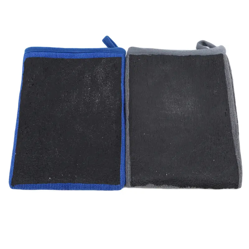 Guantes tipo manopla de toalla auto de arcilla mágica para el detallado automotriz de doble cara, azul y gris, con superficies de fregado texturizadas para una limpieza eficaz del vehículo