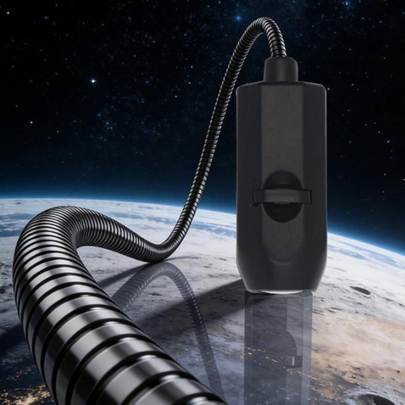 lampe de projection rectangulaire noire et élégante avec un tuyau ondulé flexible fixé sur sa partie supérieure, conçue pour la veilleuse et la projection de galaxie de ciel étoilé