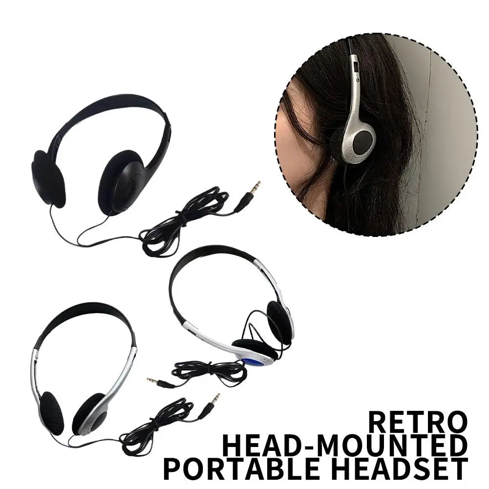 Casque d’écoute supra-auriculaire rétro filaire argent et noir avec coussinets d’oreille réglables et connexions filaires, conçu pour un usage portable.