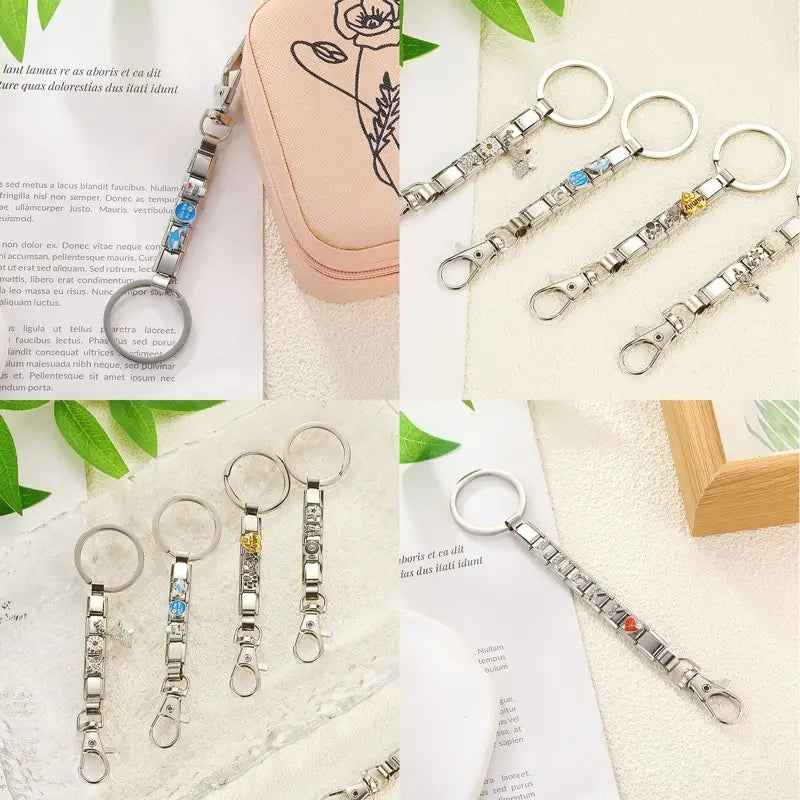 Llavero con dije de eslabones italianos personalizado en bricolaje, color plata, con una cadena plateada de eslabones rectangulares adornados con gemas de colores azul, amarillo y rojo.