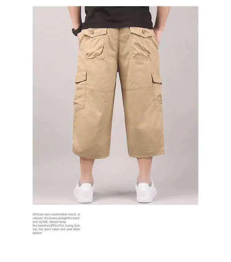 Bermudas cargo beiges en coton pour hommes, avec plusieurs poches et une coupe décontractée droite, idéale pour une tenue d’été décontractée.