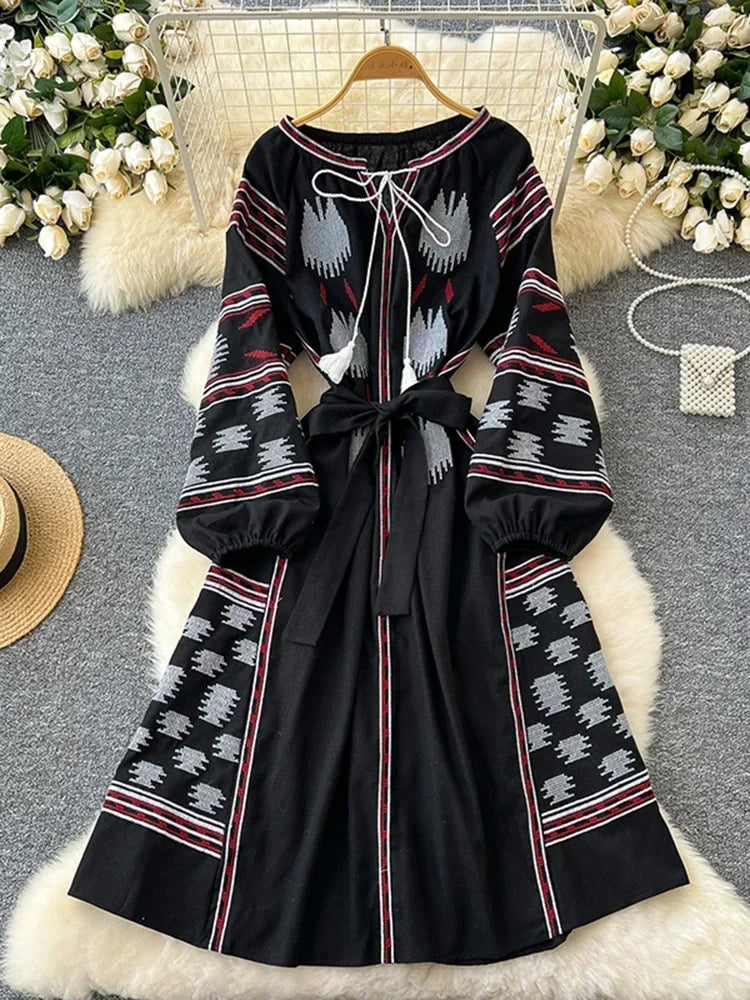 Bohemian Retro Ethnic Style Dress Women's Spring Autumn Embroidered Lace Up Lantern Sleeves Waist Cinching Long Dress A153