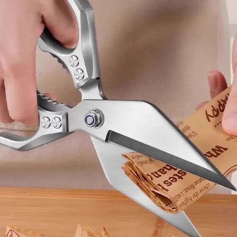 Edelstahl-Multifunktionsküchenscheren mit ergonomisch strukturierten Griffen und einem verstärkten Drehpunkt.