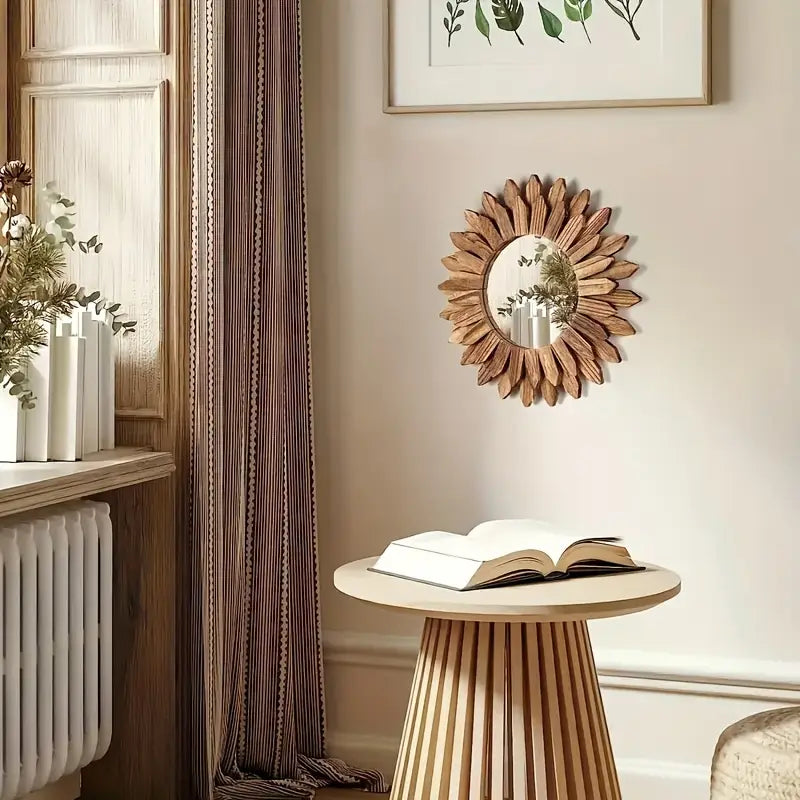 Miroir mural en bois de tournesol avec cadre de miroir en bois à finition naturelle en forme d’éclat de soleil, présentant des rayons rayonnants évoquant des feuilles, pour une utilisation en tant que miroir haute définition dans le salon