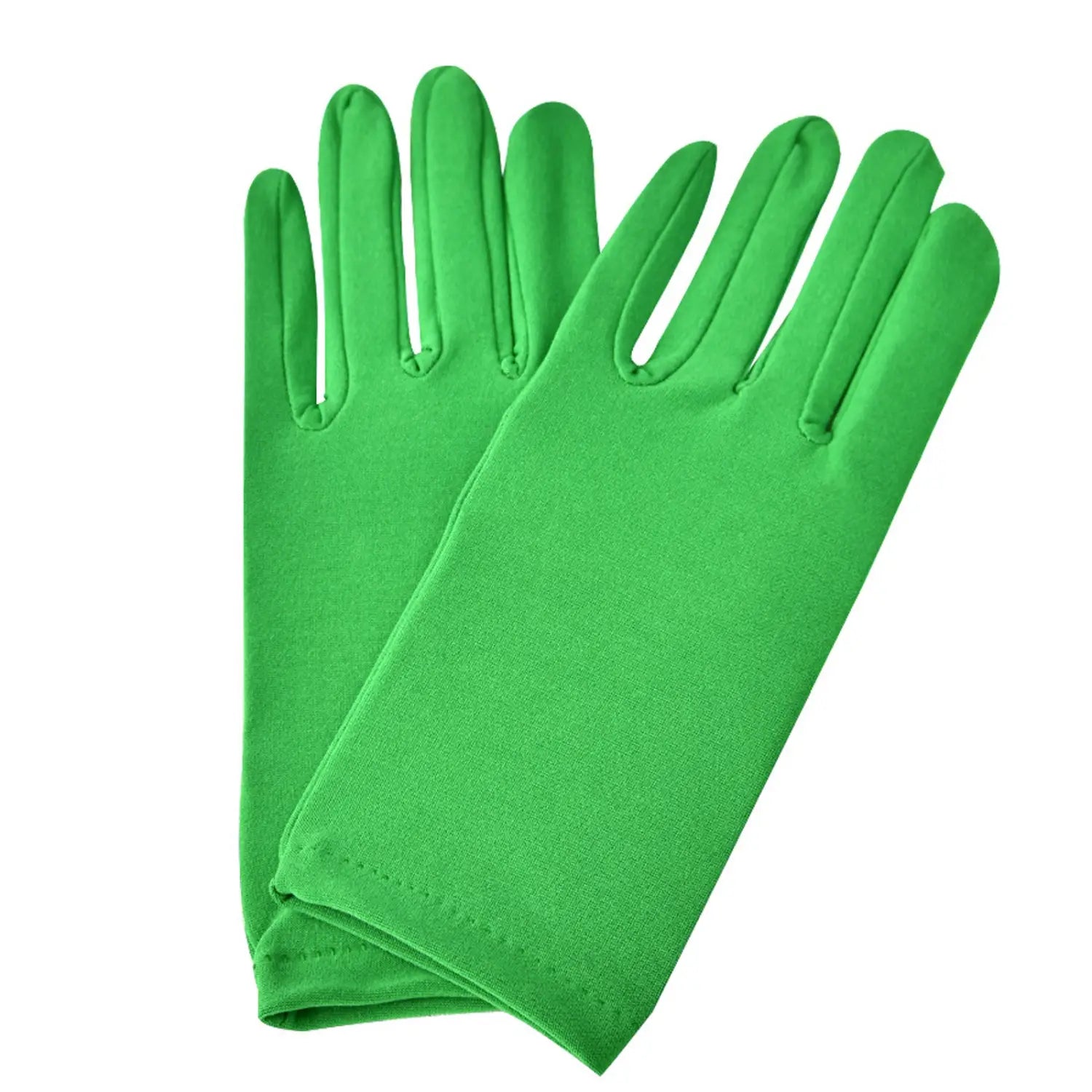 Une paire de gants en satin pour femmes vert vif à texture lisse, avec des coutures cousues avec soin et une coupe ajustée, conçus comme de longues moufles d’opéra au coude