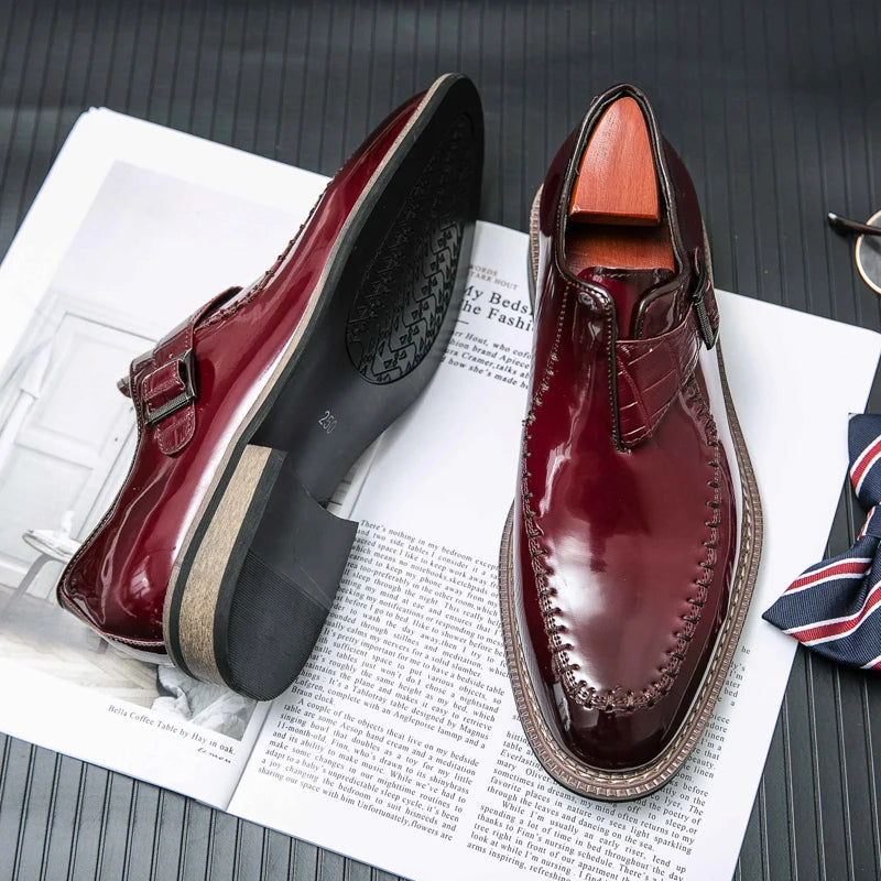 Red Men's Banquet Dress Shoes Luxurious Glossy PU Fashion Designer Leather Shoes Men's Commuting Wooden Heel Black Leather Shoes