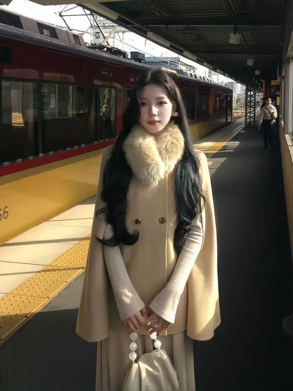 Women's Temperament Cape Woolen Coat Women's Autumn Winter New High-End Versatile Short Fur Collar Woolen Coat Double-Breasted