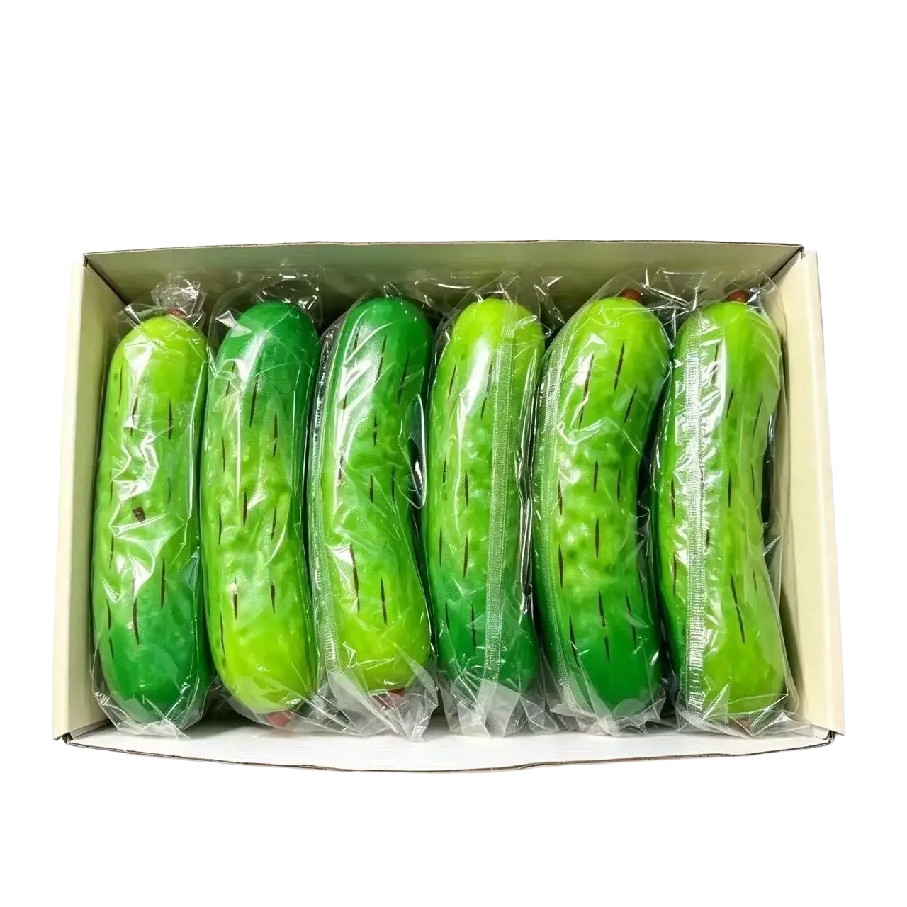 seis juguetes de alivio del estrés con forma de pepino verde brillante, envueltos individualmente en un embalaje transparente, que muestran la característica de deslizamiento lento y blando