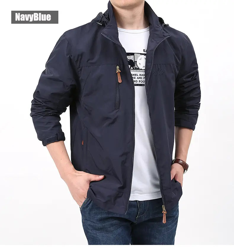 chaqueta cortavientos impermeable azul marino para hombre de Naturehike con capucha, cierres de cremallera y tiradores de cuero marrón