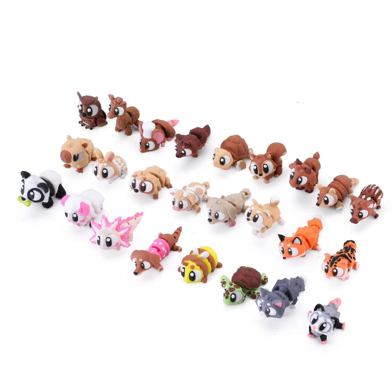 Une collection de jouets figurines d’animaux imprimées en 3D, au style cartoon coloré, fabriqués en plastique, affichés comme produits finis.