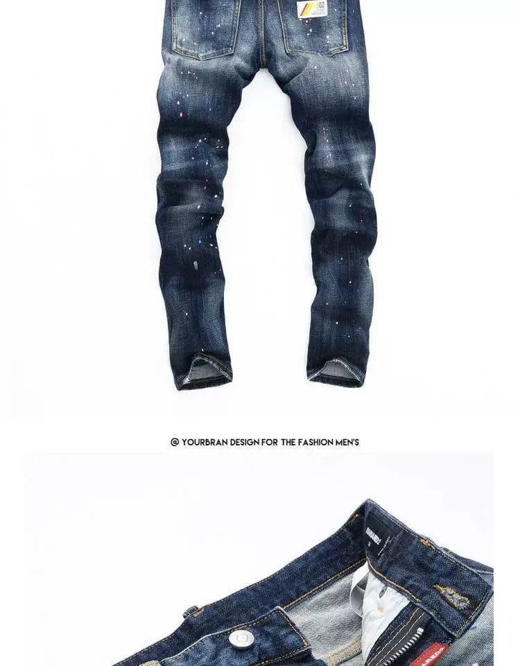 Männer-Farbspritzer-Jeans in gerader Passform aus Denim in Dark-Wash Slim-Fit-Denim mit detaillierten weißen Farbspritzern.