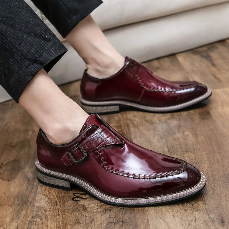 Red Men's Banquet Dress Shoes Luxurious Glossy PU Fashion Designer Leather Shoes Men's Commuting Wooden Heel Black Leather Shoes