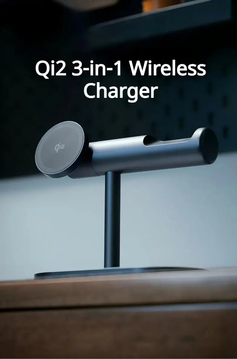 Chargeur sans fil qi2 3-en-1 métallique argenté, au design cylindrique élégant et à base noire compatible avec la station de charge rapide 25 W 7-en-1 pour une fonctionnalité de charge rapide.