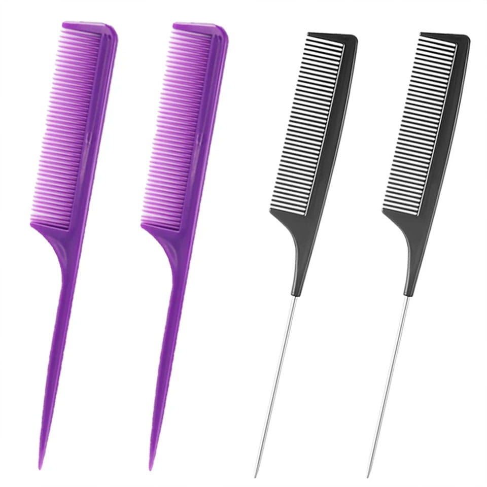 Ensemble de quatre peignes professionnels de coiffure de couleur violet vif et noir élégant, avec des dents fines pour un sectionnement et un coiffage précis des cheveux.