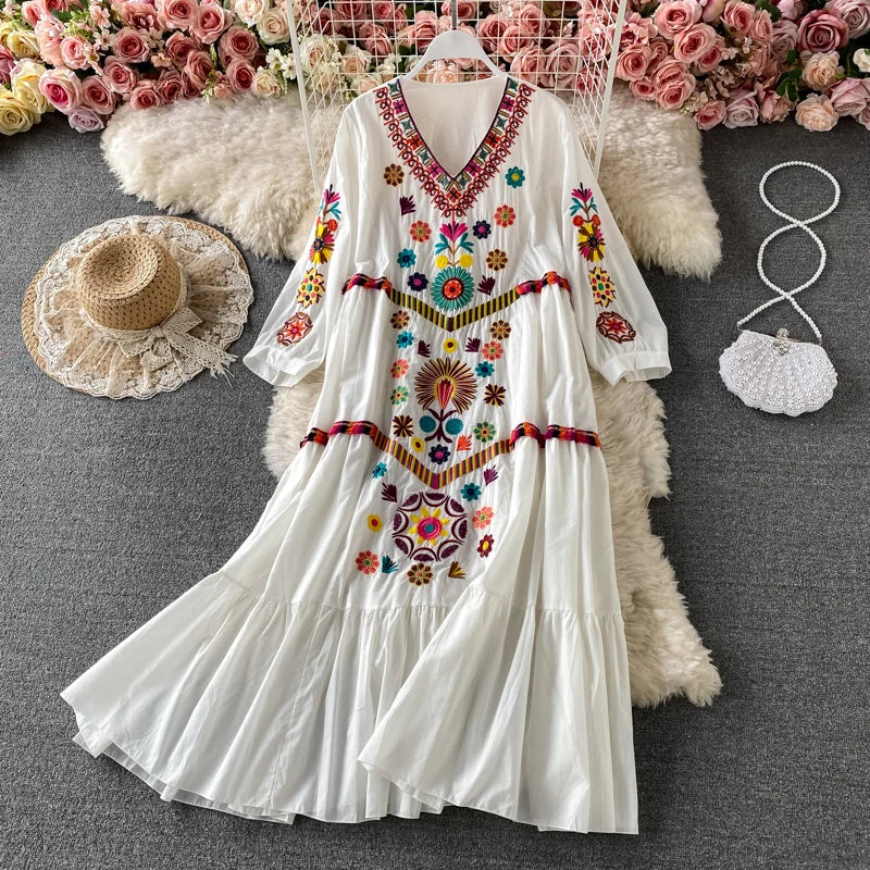 Women Vintage Dress Bohemian Ethnic Seaside Holiday Dress Spring Embroidered V-Neck Beach Dress Sundress Casual Pleated Vestidos
