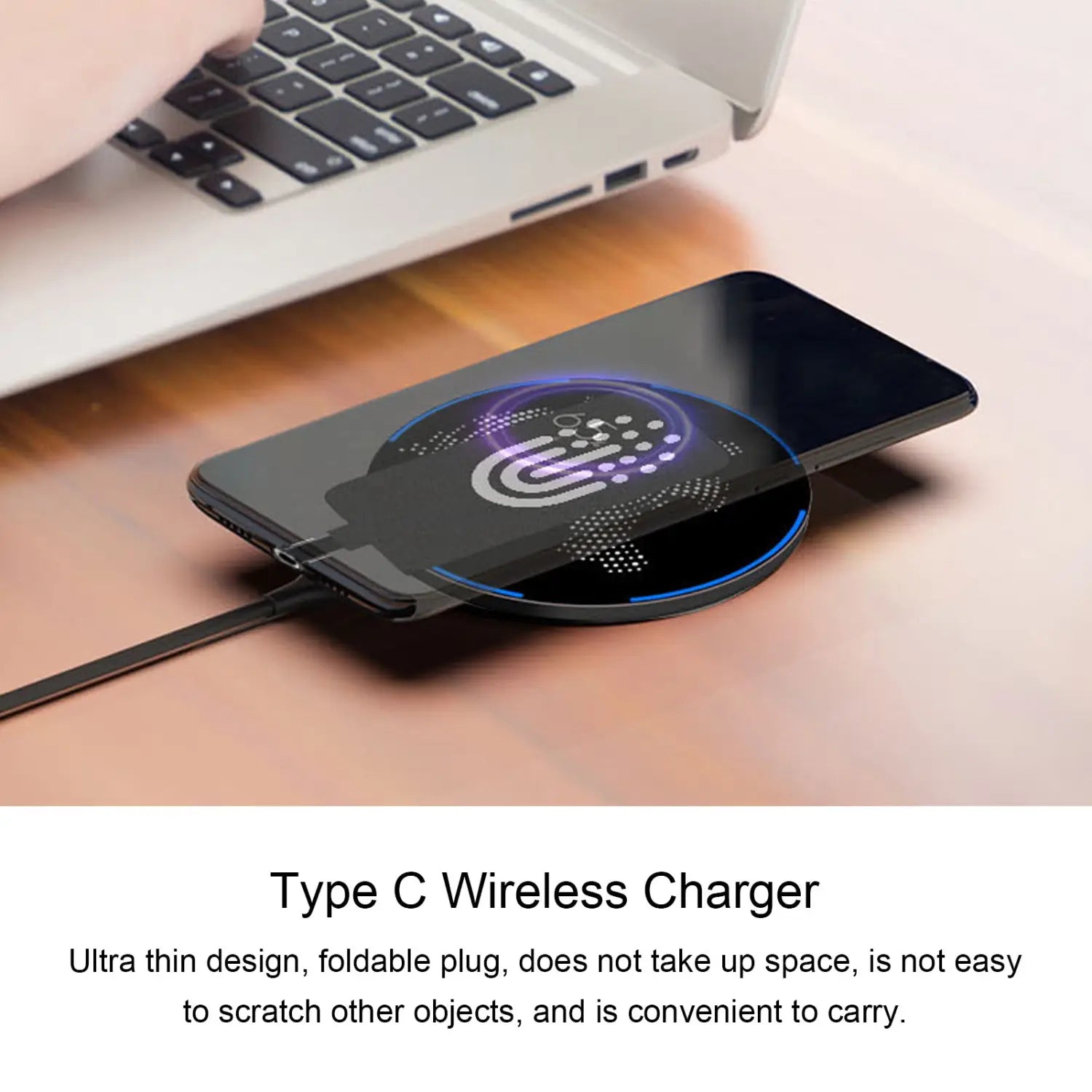 Receptor de carga inalámbrica negro con interfaz tipo c para teléfonos móviles con una luz circular azul luminosa y un logotipo blanco diseñado para mayor comodidad en la carga inalámbrica.