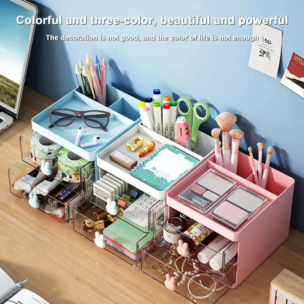 Organisateur de bureau multifonctionnel avec tiroirs et poignées en forme de lapin, comprenant des compartiments à trois niveaux en plastique pastel bleu, blanc et rose, avec des tiroirs en acrylique transparent et des poignées mignonnes en forme de lapin.