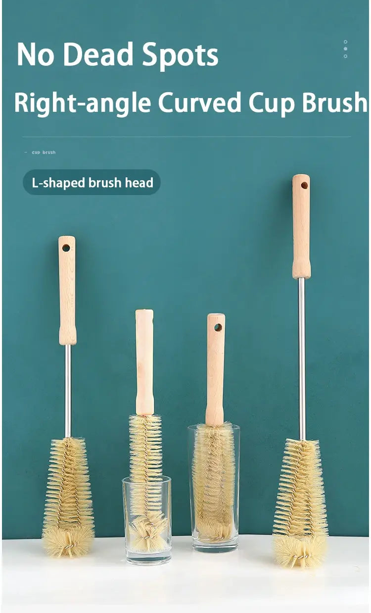 Juego de cuatro cepillos de limpieza de botellas de madera con cerdas naturales y forma curva en ángulo recto, con mangos de madera clara, diseñados para limpiar tazas y vasos.