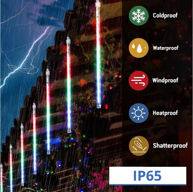 LED-Meteorschauer-Regen-Lichterkette mit regenbogenfarbenen LED-Lichtern und einem eleganten transparenten Design, geeignet für den Einsatz in Innen- und Außenbereichen.
