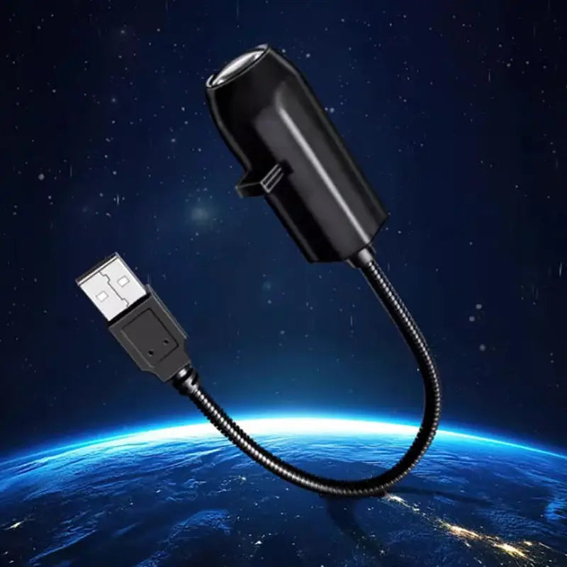 schwarzes usb-autoladegerät mit flexiblem gewendeltem kabel und kompakter zylindrischer Bauform zur Verwendung als erdprojektionlampe und deckenmond-nachtlicht