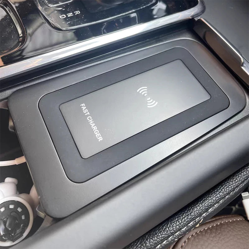 Car wireless charger for Volvo XC90 XC60 S90 V90 S60 V60 C60 wireless phone charger charging pad charging holder