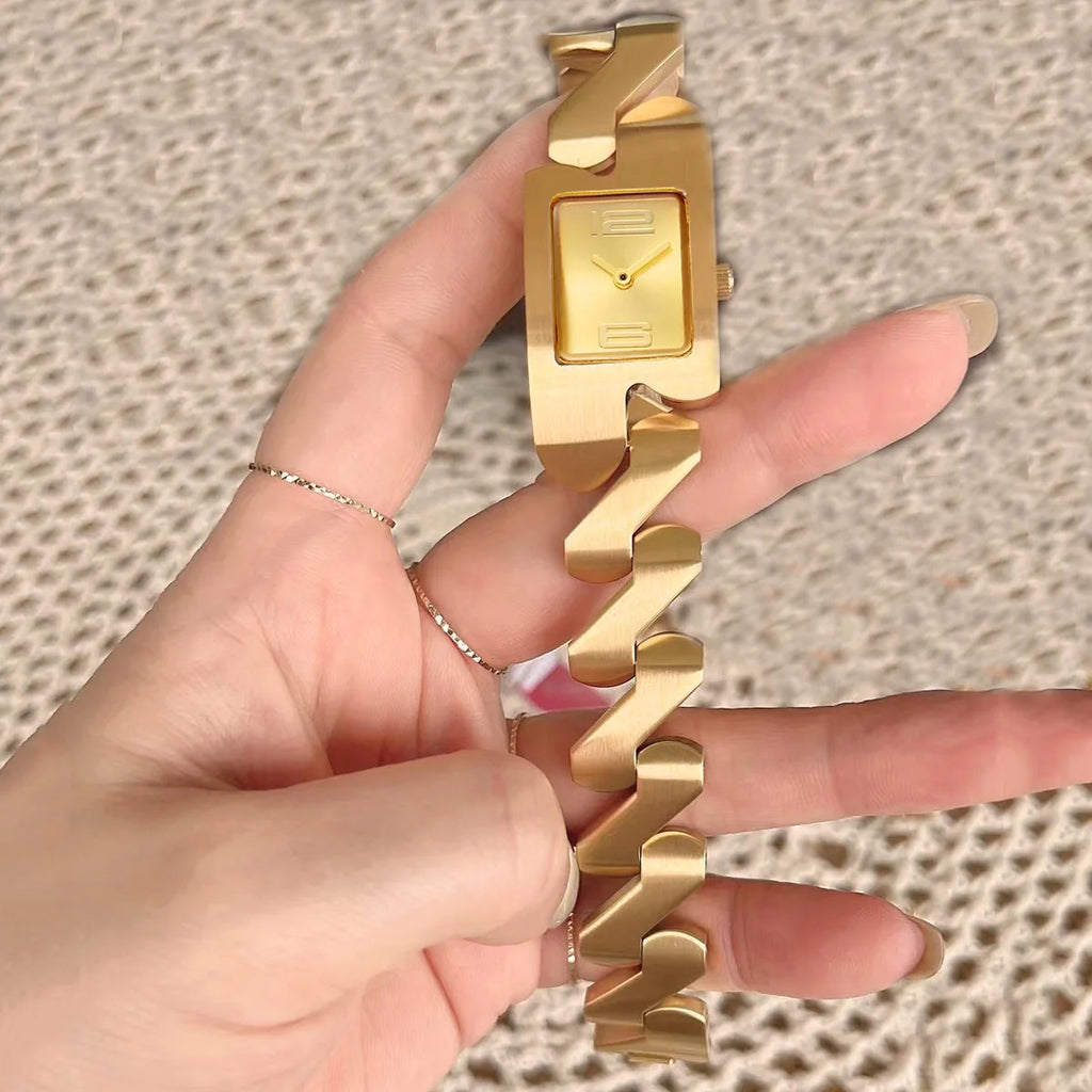 Fashion Leisure Business Watches for women Quartz Women Watch Simple Elegant Square Dial Gold Stainless Steel Strap Waterproof