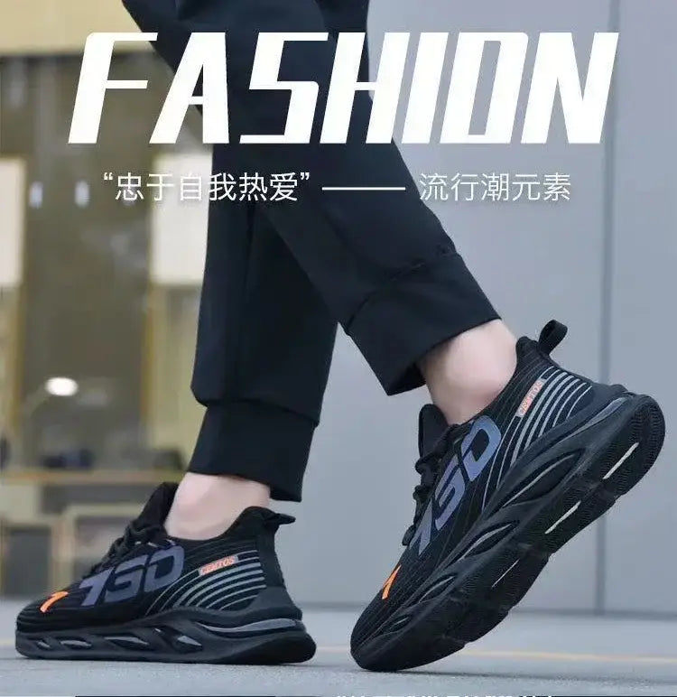 Chaussures de sport décontractées à enfiler pour hommes, respirantes pour la course, en noir, avec marquage 150 bicolore audacieux en gris et touches orange, offrant une tige en mesh élégante et une semelle en caoutchouc massive.