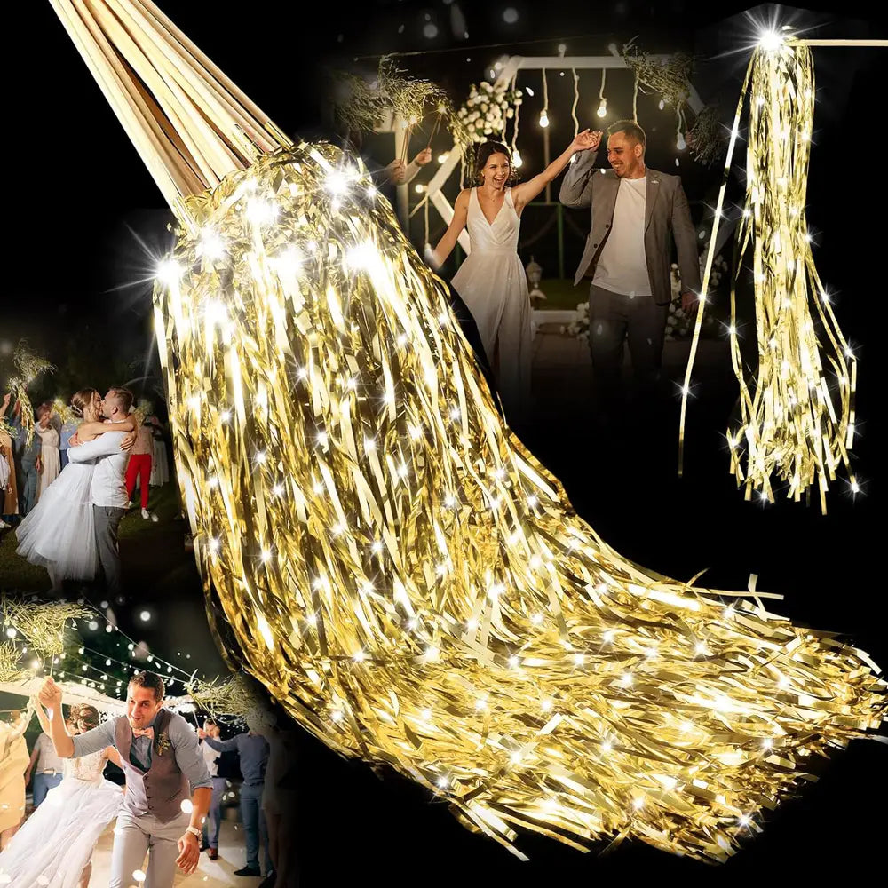 Bâtons lumineux de mariage avec des rubans en tinsel métallique doré, intégrant des éclairages à LED, conçus pour des décorations festives de mariage ou de réception.