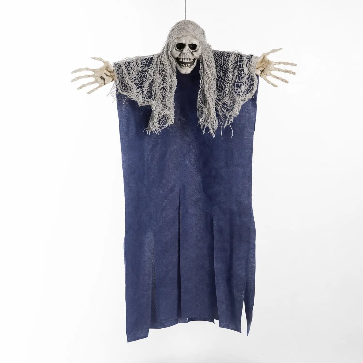 Décoration d’Halloween suspendue en forme de squelette fantôme, accessoire suspendu, présentant une silhouette squelettique aux longs cheveux gris-blanc, portant une robe bleu foncé déchirée, adaptée à une décoration suspendue d’Halloween et pour une utilisation en salle d’évasion