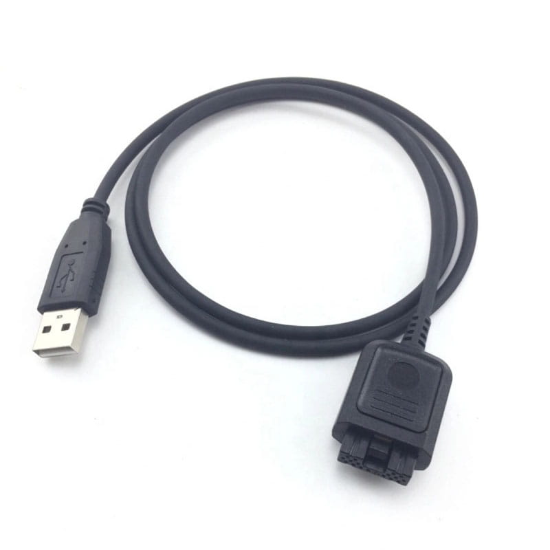 標準的なUSB-AコネクタとDB9シリアルポートコネクタを備えた黒色のUSBからシリアルへのケーブルで、Motorola Tetra無線機用の壁掛け充電器との使用を想定して設計されています。