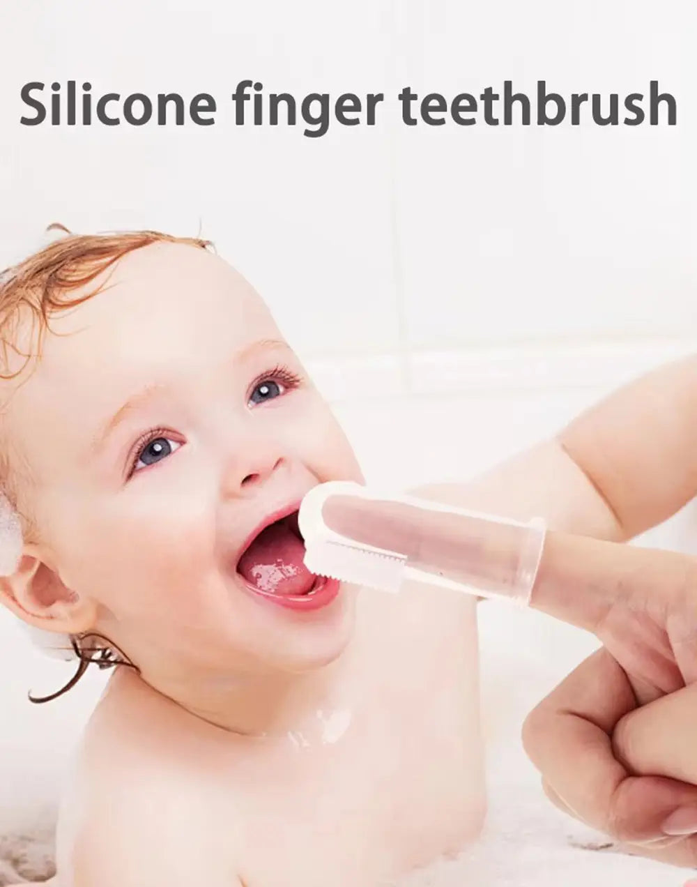 Transparente Silikon-Fingerzahnbürste mit weichen Borsten für die Neugeborenenpflege im Baby-Pflege-Set.