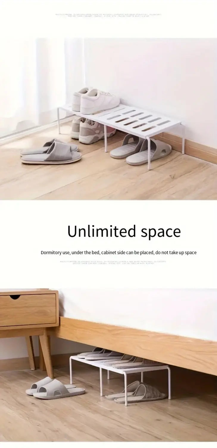 Porte-chaussures réglable en métal blanc et plastique à plusieurs niveaux, avec design à lattes, idéal pour un rangement en internat ou sous le lit.