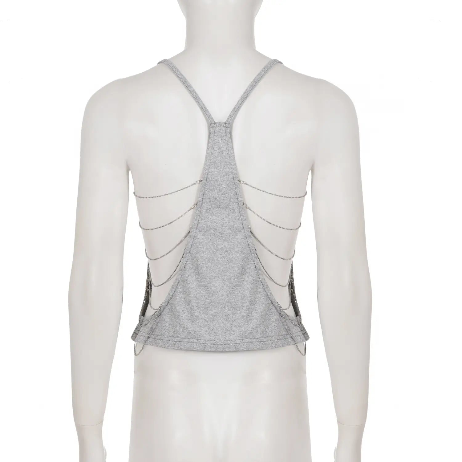 Graues Strick-Camisole mit offenem Rücken, das die Rückseite zeigt, mit meliertem grauem Trägermaterial und silbernen Kettendetails entlang des Rückens für Stil und Kaufabsicherungszeit während des Dropshippings.