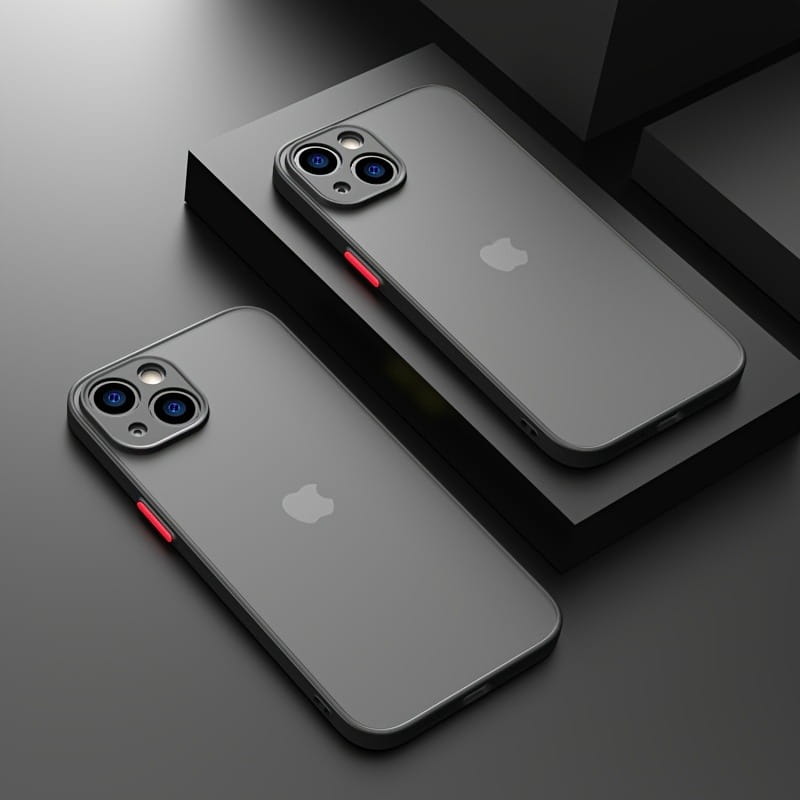 Carcasa transparente para iPhone con armadura translúcida resistente a impactos, que muestra el reverso con un diseño negro transparente y una franja de acento roja en el lateral.