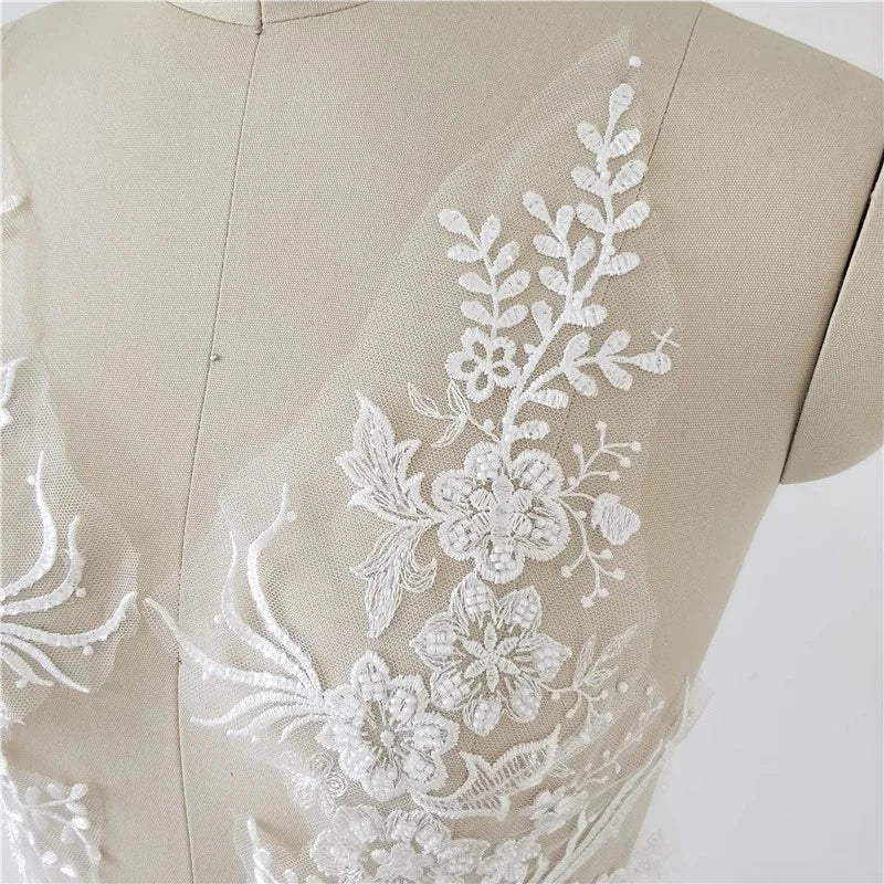 1 Pair of White Wedding Dress Decorations Decorated With White Lace Flowers 38*18cm