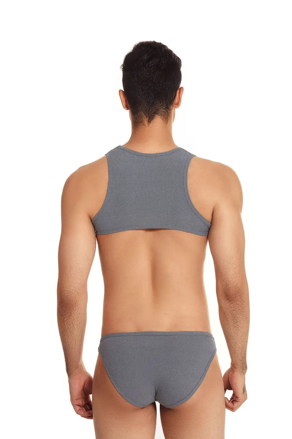 Slips côtelés gris en tissu doux, adaptés au vestiaire masculin pour l’entraînement et à l’usage en salle de sport