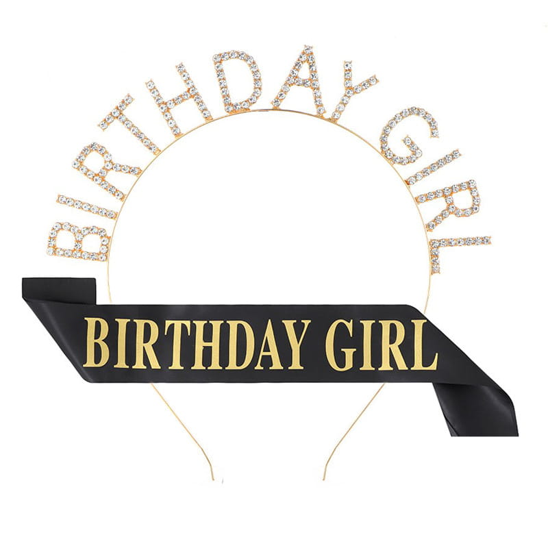 Una banda de chica de cumpleaños brillante en oro y negro con diadema, con letras engalanadas con pedrería, del conjunto de tiara y banda con pedrería para chica de cumpleaños.